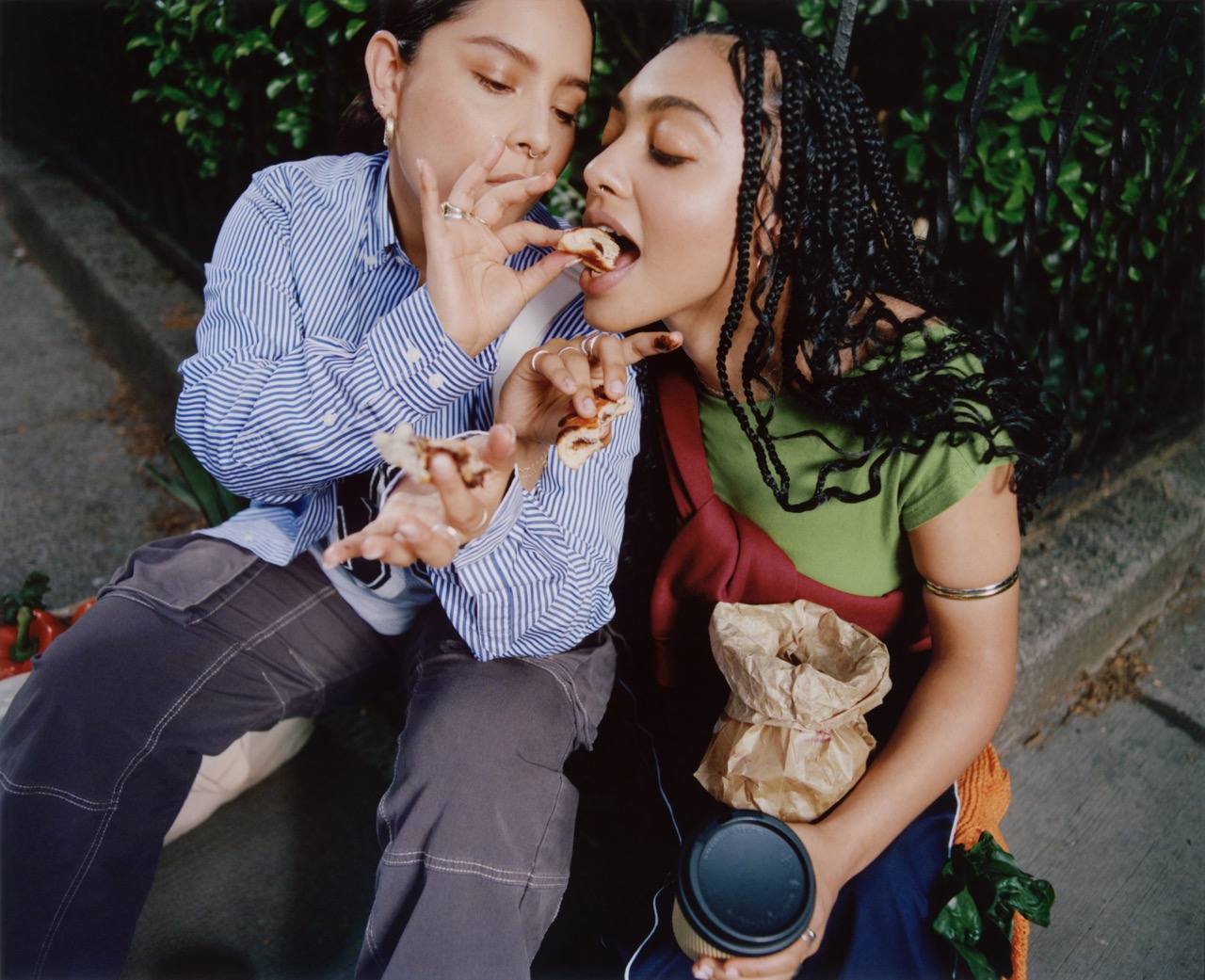 3-1 060424_SashaEmily_4J_08_v2_RGB Large